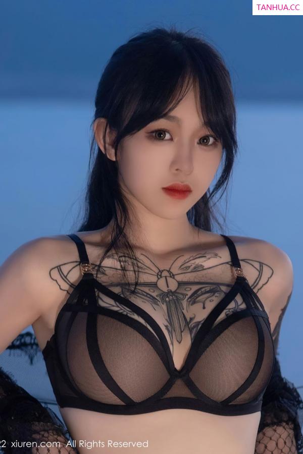 小奶瓶呜呜  [XiuRen]高清写真图 2022.08.25 No.5491 奶瓶第4张图片